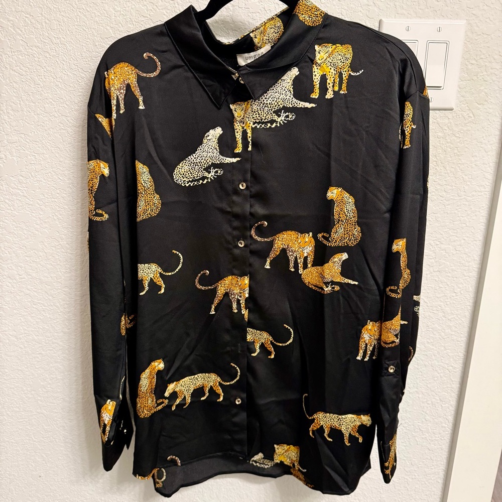 Umgee Black Shirt with Gold Leopard Design